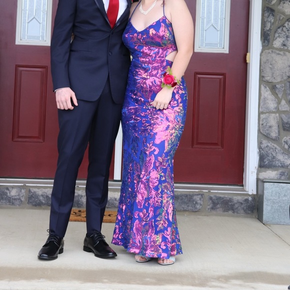 Windsor Prom Dress (Medium) - Picture 1 of 3